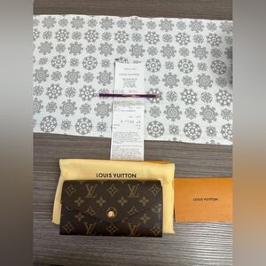 Louis Vuitton Monogram Sarah Wallet